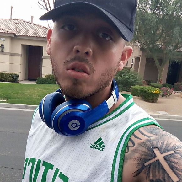 Hello (: I will be selling Clothing and Shoes ! - Picture 1 of 1